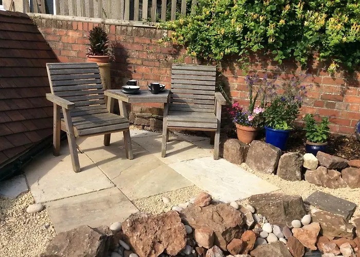 The Hideaway - A Charming, Unique Retreat In Long Ashton, Bristol