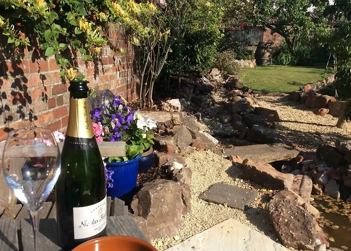 The Hideaway - A Charming, Unique Retreat In Long Ashton, Bristol