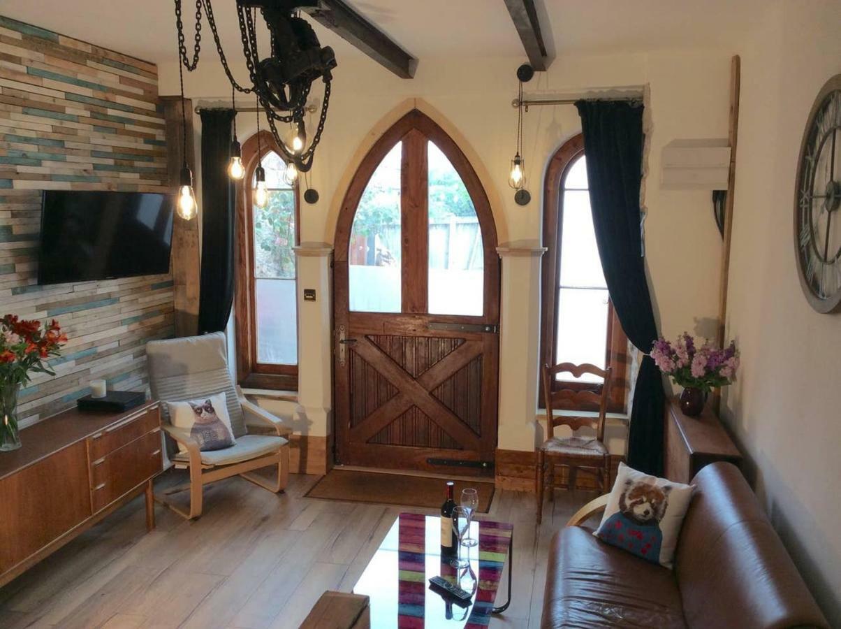 The Hideaway - A Charming, Unique Retreat In Long Ashton, Bristol