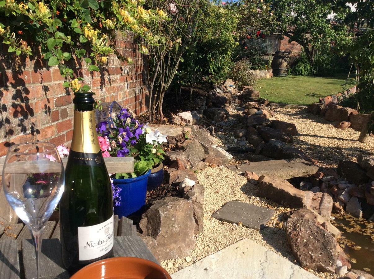 Holiday home The Hideaway - A Charming, Unique Retreat In Long Ashton,